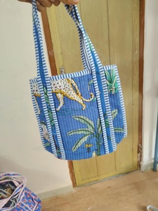Bolso de Hombro Grande de Algodón Hecho a Mano Estilo Bohemio para Mujer, con Bloques de Color Sólido y Estampado Acolchado, Ideal para Playa, Primavera y Verano - Product Image 4
