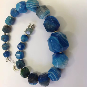 Collier en résine de qualité supérieure, bijoux classiques indiens, fabriqué par un fabricant indien pour filles et femmes - Product Image 1