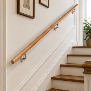 Rampe d'escalier murale de luxe traditionnelle en acier inoxydable et bois massif, longueur personnalisée, balustrade de 2 5/8 po d'épaisseur pour intérieur - Product Image 3
