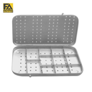 Boîte à aiguilles de haute qualité en acier inoxydable pour instruments chirurgicaux, approuvée CE et ISO - Product Image 1