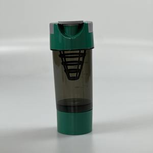 Botella mezcladora de plástico de 600 ml con infusor de té, a prueba de agua, ecológica, para gimnasio, camping y deporte. - Product Image 1