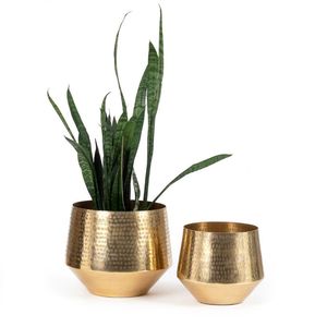 Elegante maceta decorativa de metal para jardín de balcón con un aspecto elegante y una construcción duradera y resistente. - Product Image 1