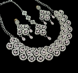 Conjunto de Collar y Pendientes Geométricos de Cristal Plateado, Joyería de Fiesta para Mujer, Estilo Clásico, Aleación con Pedrería, Joyería de Moda - Product Image 1