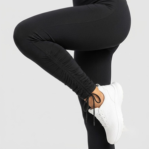 Leggings de sport pour femme taille haute froncés à la cheville, longueur intégrale, noirs unis, extensibles - Product Image 3
