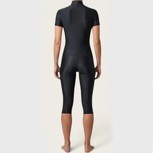 Maillot de bain une pièce noir pour femmes, à manches courtes, avec fermeture éclair sur le devant et bas de short extensible, design uni - Product Image 3