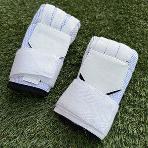 Gants de boxe personnalisés avec rembourrage en gel, bandages rapides avec coussinet en gel, gants intérieurs de boxe, bandages de main rapides rembourrés en gel - Product Image 1