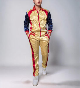 Survêtement en satin brillant personnalisé avec bandes latérales, ensemble de jogging sportif deux pièces pour homme et femme, idéal pour les tenues décontractées - Product Image 5