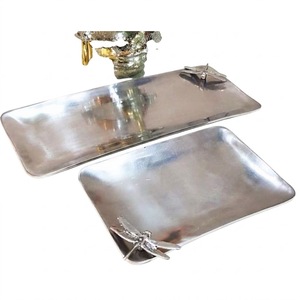 Bandeja de Metal Plateada de Diseño Elegante y Forma Personalizada, Bandeja de Servicio de Metal Creativa y de Calidad para Accesorios de Mesa Más Vendidos - Product Image 6