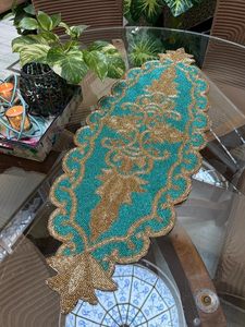 Camino de Mesa Hecho a Mano con Cuentas, Forma Ovalada, Bordado Floral Turquesa y Dorado, Decoración para el Hogar - Product Image 6