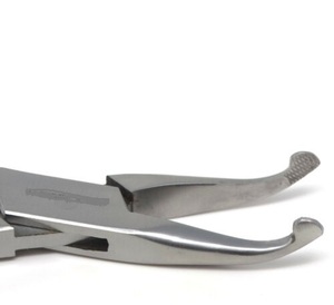 Alicates de Ortodoncia de Alta Calidad para Doblar Alambres Quirúrgicos, 14 cm, Curvos, Punta Serrada Howe, Manuales, Reutilizables, Certificación CE Clase I - Product Image 2