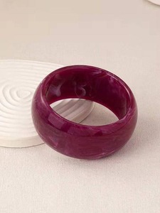 Pulsera de moda bordada a mano con resina decorativa, fabricada en India, para mujeres y artículos de regalo disponibles para la venta. - Product Image 1
