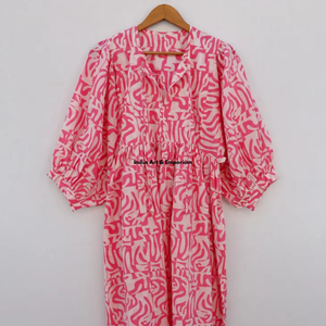 Hermoso vestido floral de algodón con estampado a mano, vestido para uso casual, vestido con estampado a mano. - Product Image 2