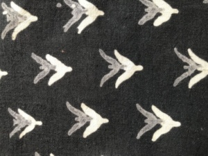 ผ้าฝ้ายพิมพ์ลายบล็อกสีดำและสีขาว ลายบูติแบบมินิมอล |   ตลาดขายส่งเจียปุร์ - Product Image 2