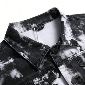 Chaqueta de invierno duradera hecha con tela vaquera desgastada, estilo moderno para la moda diaria. - Product Image 3