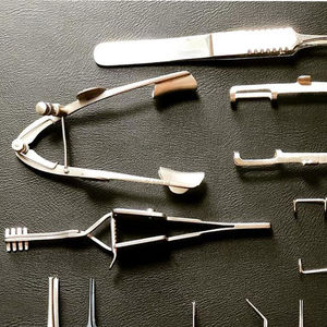Juego de Instrumentos Básicos de Microcirugía Oftálmica de Alta Calidad en Acero Inoxidable, Kit Quirúrgico Manual para Uso Hospitalario con Certificación CE - Product Image 2