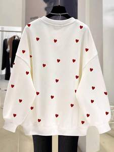 Sweat-shirt en tricot blanc à manches longues avec imprimé cœur rouge, col rond oversize, haut décontracté pour homme - Product Image 5