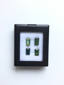 Piedra de turmalina verde natural de 16.43 quilates con corte baguette para la elaboración de joyería fina. - Product Image 4