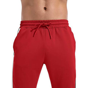 Survêtement sportif pour homme, au look coordonné et au design confortable, idéal pour un usage quotidien lorsqu'il vous faut quelque chose de décontracté. - Product Image 4
