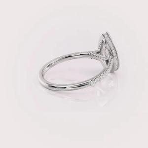 Bague de luxe pour femme en argent sterling 925 massif plaqué rhodium, sertie d'un diamant de laboratoire taille poire et d'un pavé, avec monture closée - Product Image 5