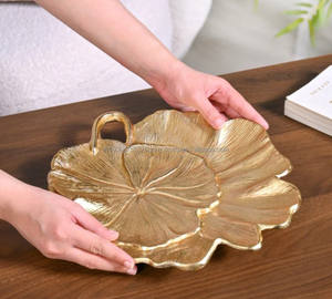 ถาดตกแต่งขนาดเล็กสำหรับใช้ในบ้าน ห้องนั่งเล่น ห้องนอน ถาดโลหะทำมือจากดีไซเนอร์ ขายส่ง - Product Image 3