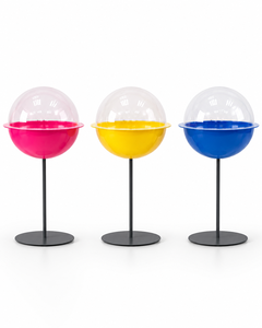 Elegante y Moderna Cúpula Acrílica Ecológica con Soporte Metálico Resistente, Solución de Exhibición Premium para Mostrar Coleccionables y Decoración - Product Image 1