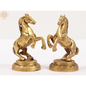 Figurines de chevaux en laiton de 4 pouces fabriquées à la main Sculptures de décoration de table de petite taille fabriquées en Inde - Product Image 3