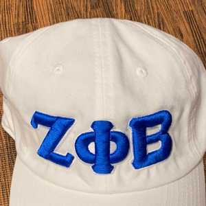 หมวกเบสบอลปักลาย Zeta Phi Beta White Hat ZPB ปรับสายได้ สไตล์ลำลองสำหรับผู้หญิง - Product Image 5