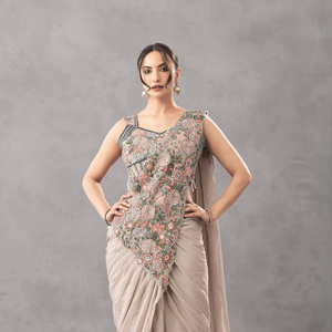 Sari listo para usar con bordado y pedrería, sari y blusa hermosos con bordado Chinon y pedrería. - Product Image 1