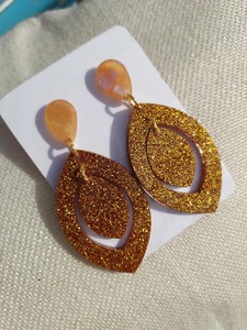 Boucles d'oreilles en résine pour vendeurs en ligne, qualité e-commerce, finition lisse, prix d'usine en gros - Product Image 6