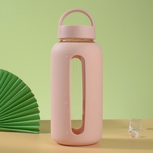 Gobelet en verre 800 ml en borosilicate haute résistance, anti-fuite, design minimaliste, portable, cadeau d'affaires avec couvercle à vis en silicone - Product Image 1