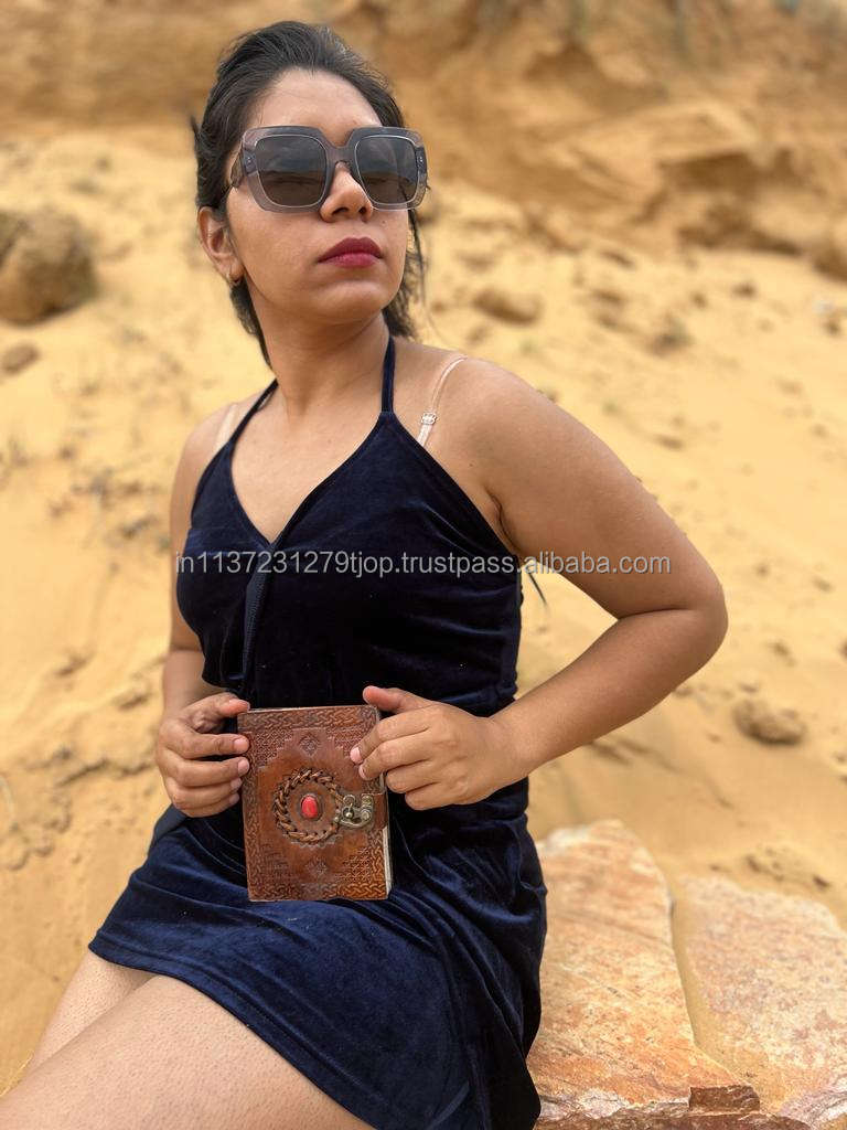 สีน้ำตาล