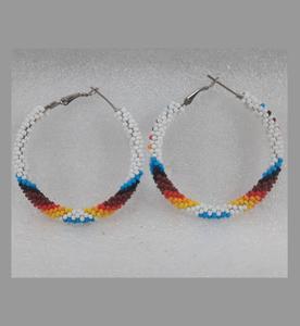 Pendientes Elegantes de Cuentas de Vidrio Estilo Boho para un Look Casual Chic que Ofrece un Diseño de Joyería Relajado pero Artístico - Product Image 1