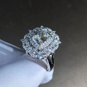 Bague de fiançailles en diamant Moissanite VVS de qualité supérieure, bijoux fins de luxe pour proposition de mariage, promesse, anniversaire, occasion spéciale - Product Image 1