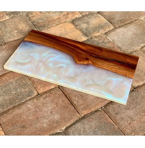 Tabla de Cortar de Resina de Madera Pulida Lisa para Chefs - Utensilios de Cocina Rústicos Hechos a Mano, Aptos para Lavavajillas, Sostenibles - Product Image 1