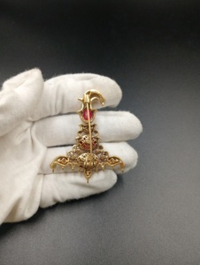 Elegant <b>Gold</b> Plated Silver Brooch Green Stone Women's Unisex Wedding Fashion Statement Piece Traditional - Product Image 5