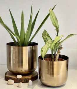 Soporte moderno y macetero de hierro para flores, ideal para sala de estar, jardín y decoración del hogar, de proveedor indio para exportación a granel. - Product Image 1