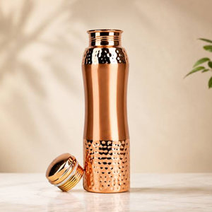 Botella de Agua Ecológica de Cobre de Gran Capacidad, India Pure 750ml, 100% Apta para Beber, con Beneficios Ayurvédicos para la Salud, Ideal para Regalos y Yoga - Product Image 3