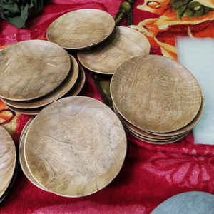 Plateau de table rustique en bois de manguier artisanal de luxe à prix avantageux - Product Image 2