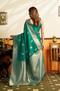 Sari tradicional de seda verde con borde de zari y blusa para bodas, estilo indio-pakistaní para mujer - Product Image 3