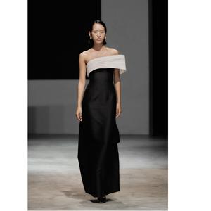 Vestidos al por mayor de lujo ISOLDE, vestido largo de un solo hombro, soporte ODM, negro, 500 gramos, vestidos casuales hasta el suelo - Product Image 1