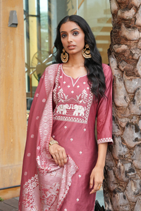 Elegante y Premium Conjunto de Kurti Color Durazno para Mujer, Manga 3/4, Completamente Cosido, para Ocasiones Formales y Festivas - Product Image 4