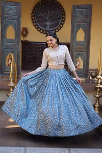Robe longue élégante bleue à imprimé floral, coupe trapèze, avec haut court brodé, col en V, manches trois quarts, tenue de soirée faite à la main - Product Image 4