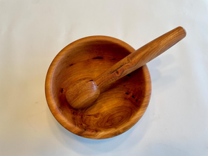 Ensemble mortier et pilon en bois artisanal, durable, pour broyer les herbes et les épices, bol en bois de qualité alimentaire, cuillère assortie - Product Image 3