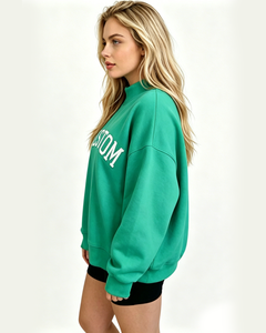 เสื้อสเวตเชิ้ตคอกลมโอเวอร์ไซส์สำหรับผู้หญิง สีเขียว พิมพ์ลายตัวอักษร แขนยาว ผ้าถัก ใส่ได้ในฤดูใบไม้ร่วง มีโลโก้ด้านหน้า ทรงปกติ คอเต่า - Product Image 1