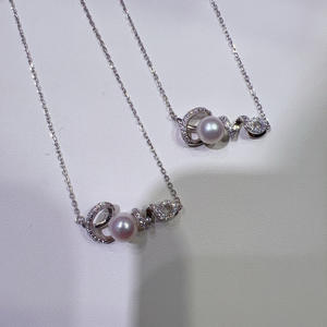 Collier de luxe M Home entièrement en zirconium et perles d'eau douce 7-8 mm, en argent pur S925, design polyvalent avec lettre 'LOVE' - Product Image 2