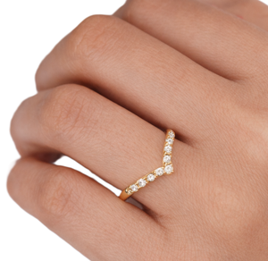 Anillo de Boda Apilable Minimalista con Banda Curva de Oro Sólido 9K/10K/14K con Diamantes de Laboratorio Marquise y Redondos de Claridad DEF Color VS VVS - Product Image 6