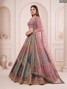 Ensemble de lehenga brodé multicolore pastel intense avec dupatta contrastante, lehenga de mariée - Product Image 2