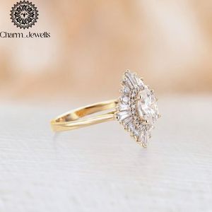Bague de fiançailles pour femme Charm Jewells en moissanite taille ovale, plaqué or 18 carats, motif floral, sertissage à griffes, style romantique - Product Image 2