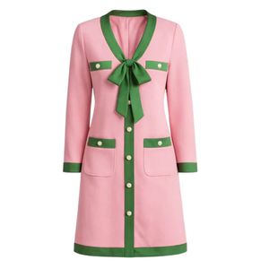Robe en tricot AKA Ponte pour femme, rose avec bordure verte, boutonnée sur le devant, élégante, tenue grecque de sororité, formelle, décontractée, stylée - Product Image 1