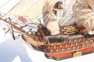 เวอร์ชันรายละเอียดขั้นสูง |   เรือ HMS วิคตอรี่ ตกแต่งด้วยไม้เสร็จสมบูรณ์แล้ว |   โมเดลเรือใบเวียดนามทำมือ ทาสีลายเรือธงสูง  งานฝีมือจากไม้ - Product Image 4